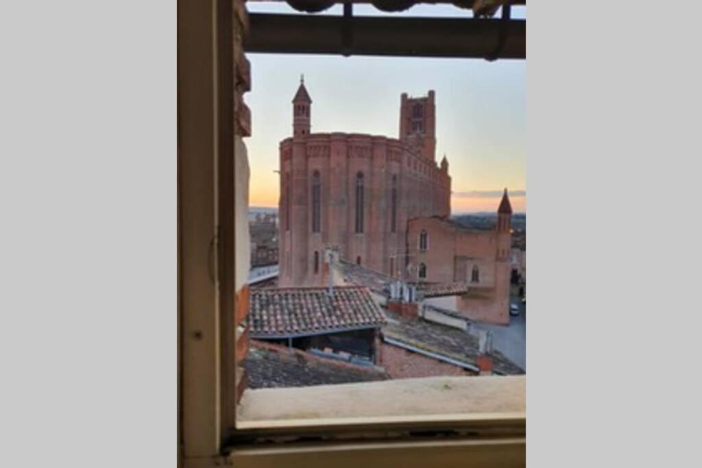 Appartement Exceptionnel 4 Etoiles Hyper Centre Albi 65 M2 Au 4Eme Etage Sans Ascenseur Avec Une Tour Du 12Eme Siecle Exterior foto