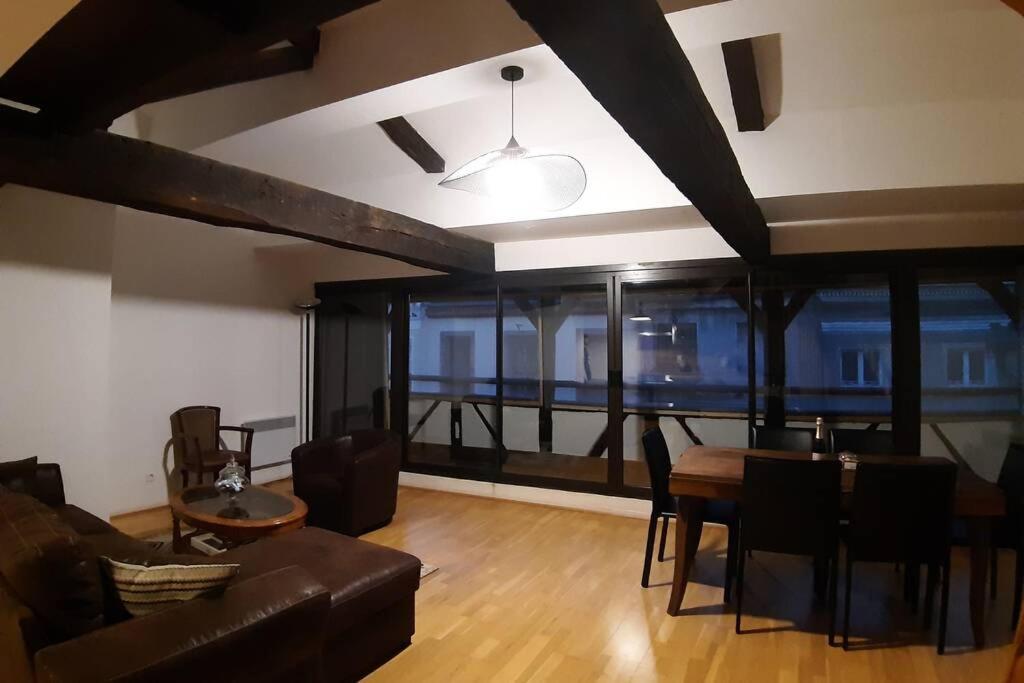 Appartement Exceptionnel 4 Etoiles Hyper Centre Albi 65 M2 Au 4Eme Etage Sans Ascenseur Avec Une Tour Du 12Eme Siecle Exterior foto